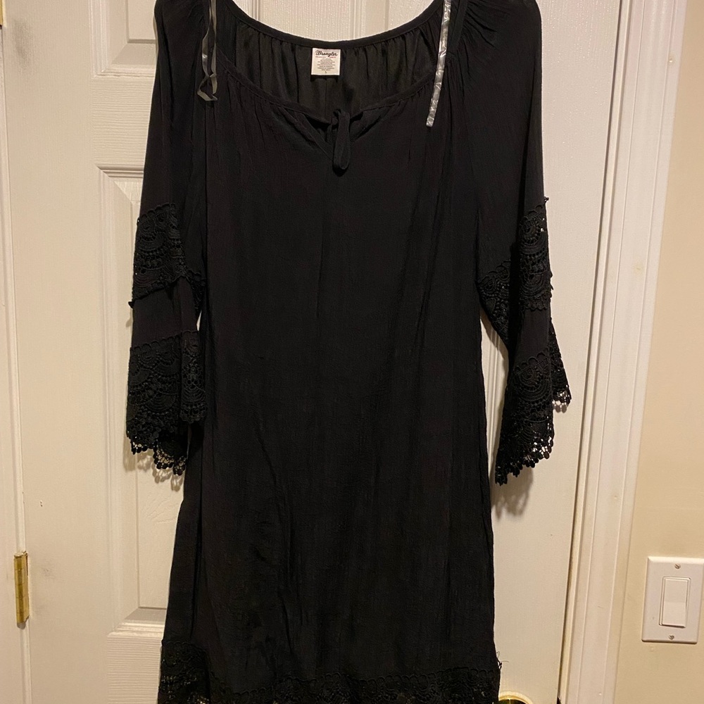 Wrangler ladies black dress-small